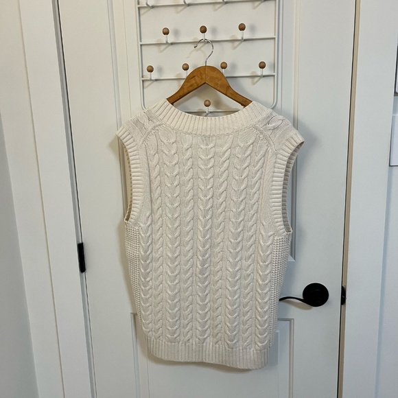 Aritzia Sunday Best Sweater Vest - Picture 3 of 5